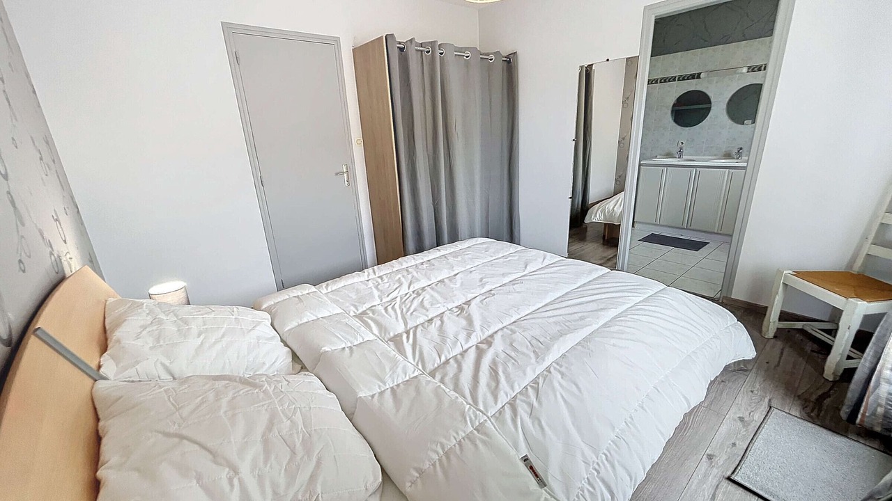 Photo of Bedroom in Saint-Pair-sur-Mer