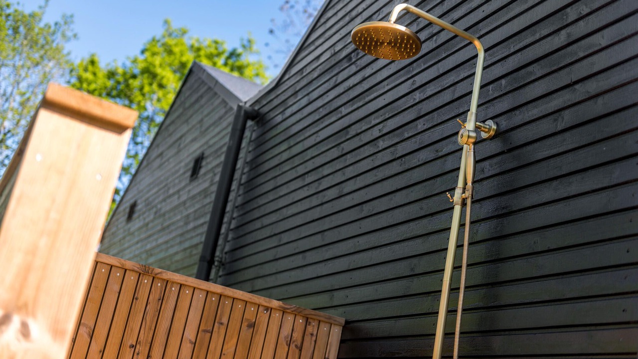 Photo of Others in Skygge