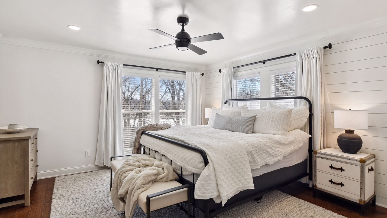 Photo of Bedroom in Minnetonka Beach