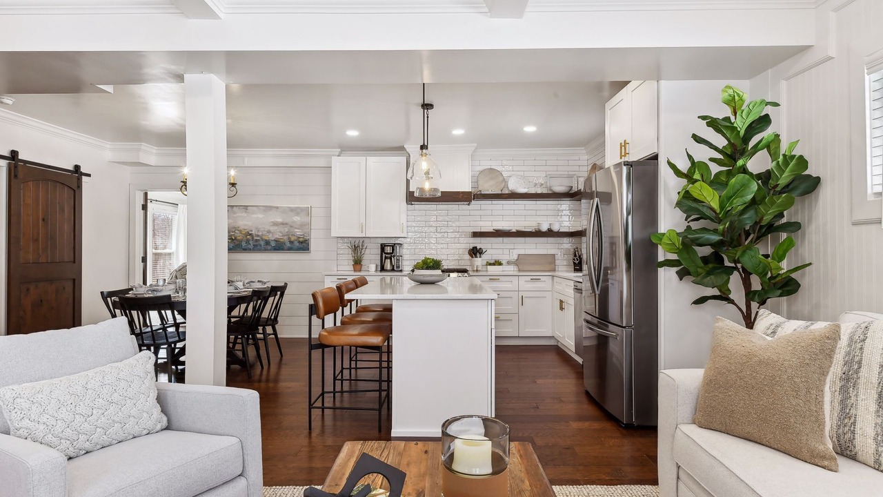 Photo of Livingroom in Minnetonka Beach