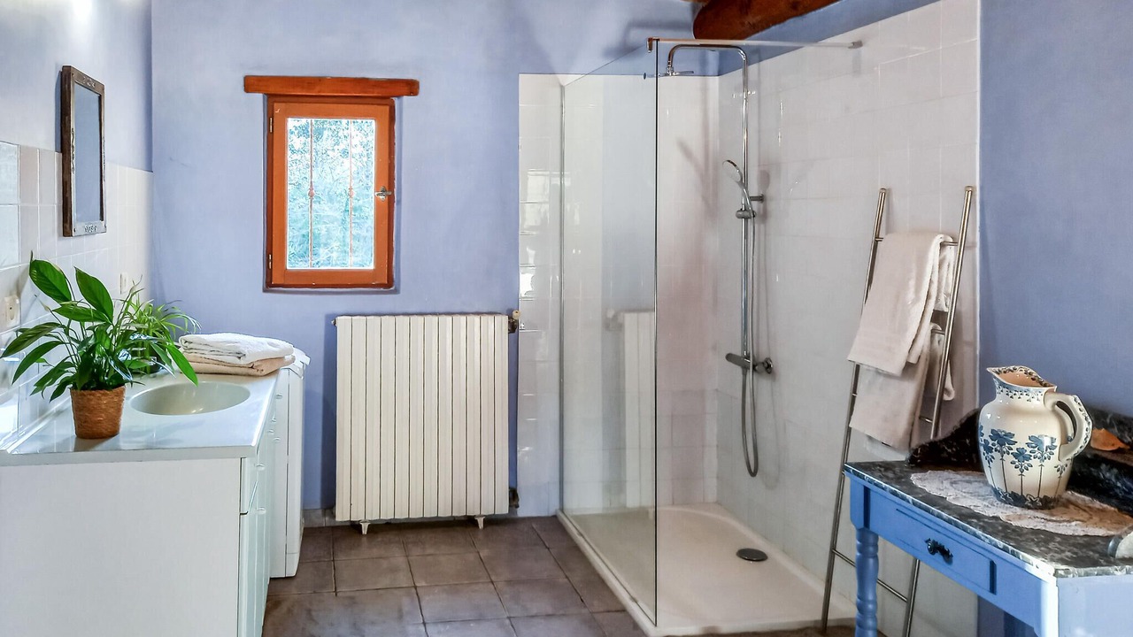 Photo of Bathroom in Condillac