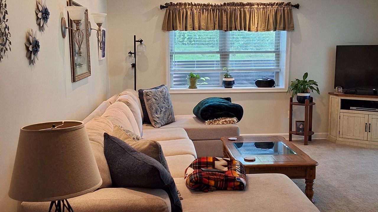 Photo of Livingroom in Front Royal