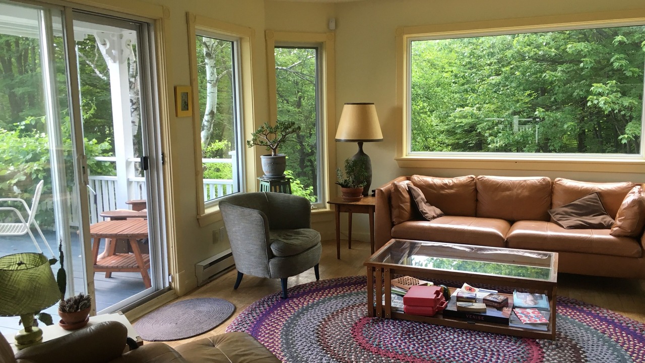 Photo of Livingroom in Bolton-Ouest