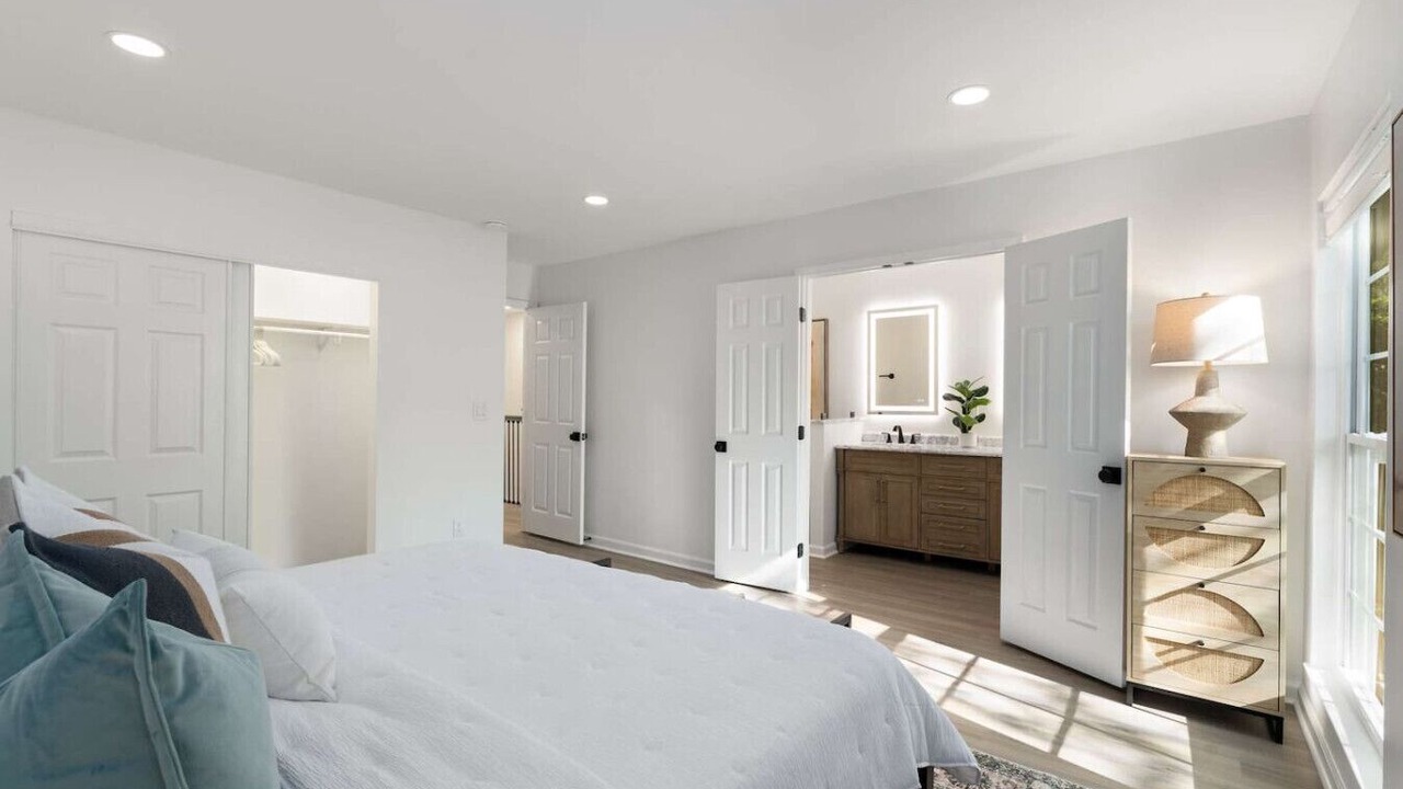 Photo of Bedroom in Alpharetta
