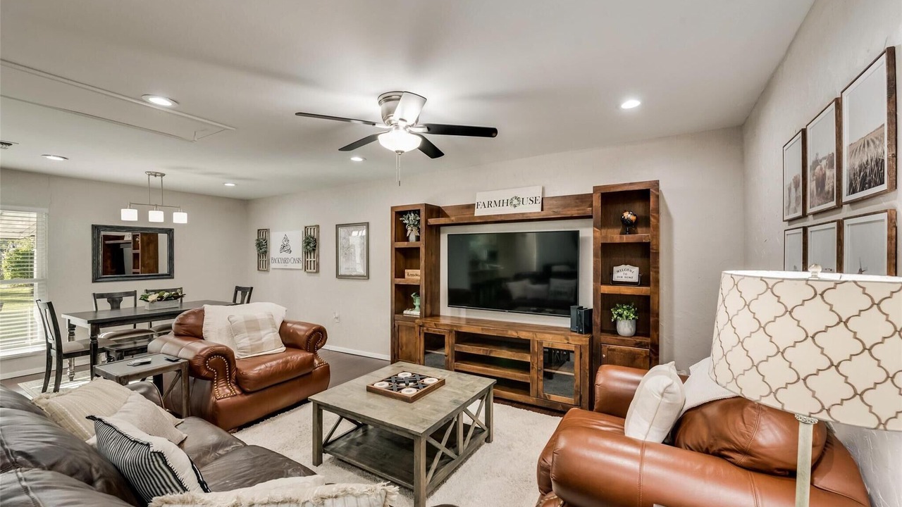 Photo of Livingroom in Haltom City