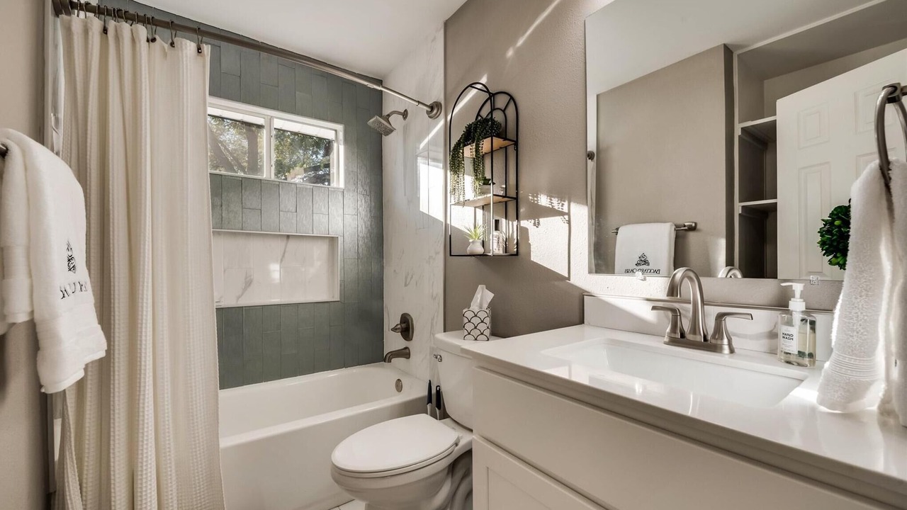 Photo of Bathroom in Haltom City