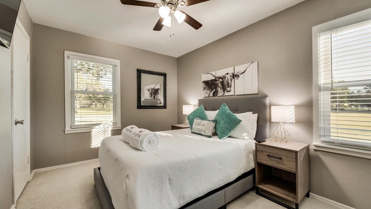 Photo of Bedroom in Haltom City