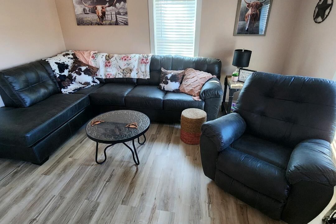Photo of Livingroom in Simpson