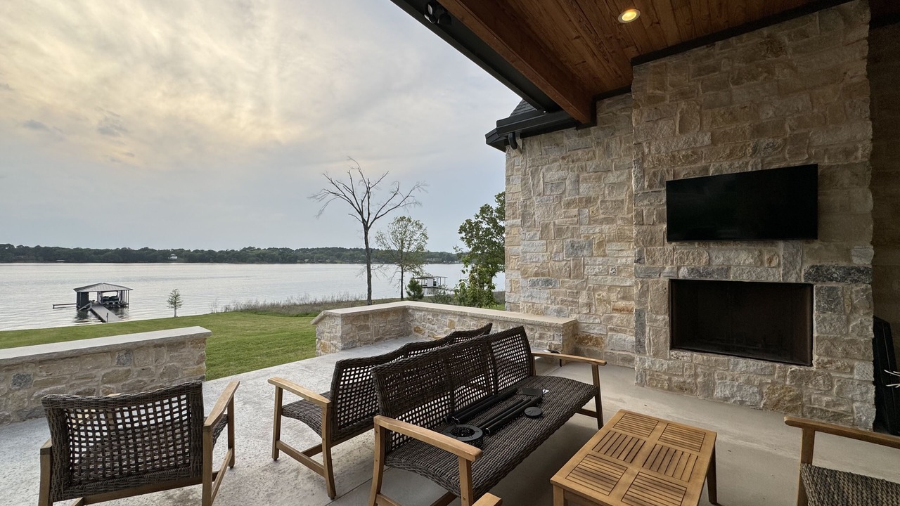Photo of Patio Balcony in Log Cabin
