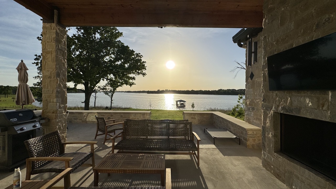 Photo of Patio Balcony in Log Cabin