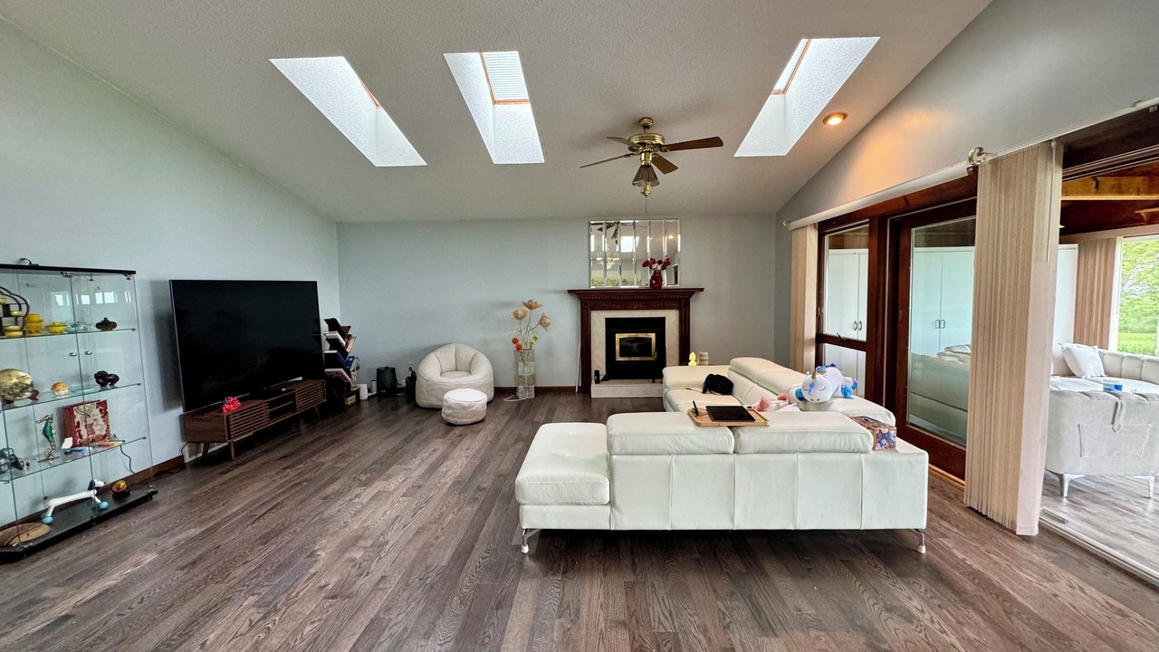 Photo of Livingroom in Town of Porter