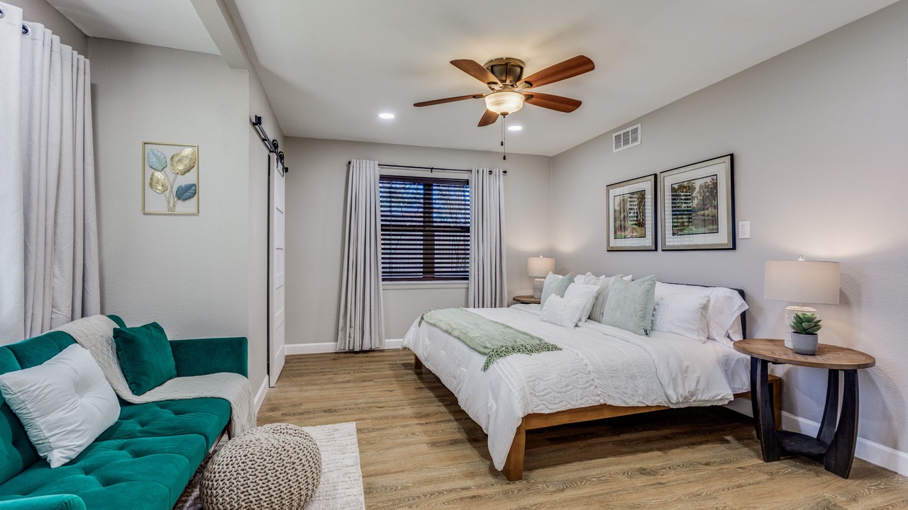 Photo of Bedroom in Farmers Branch