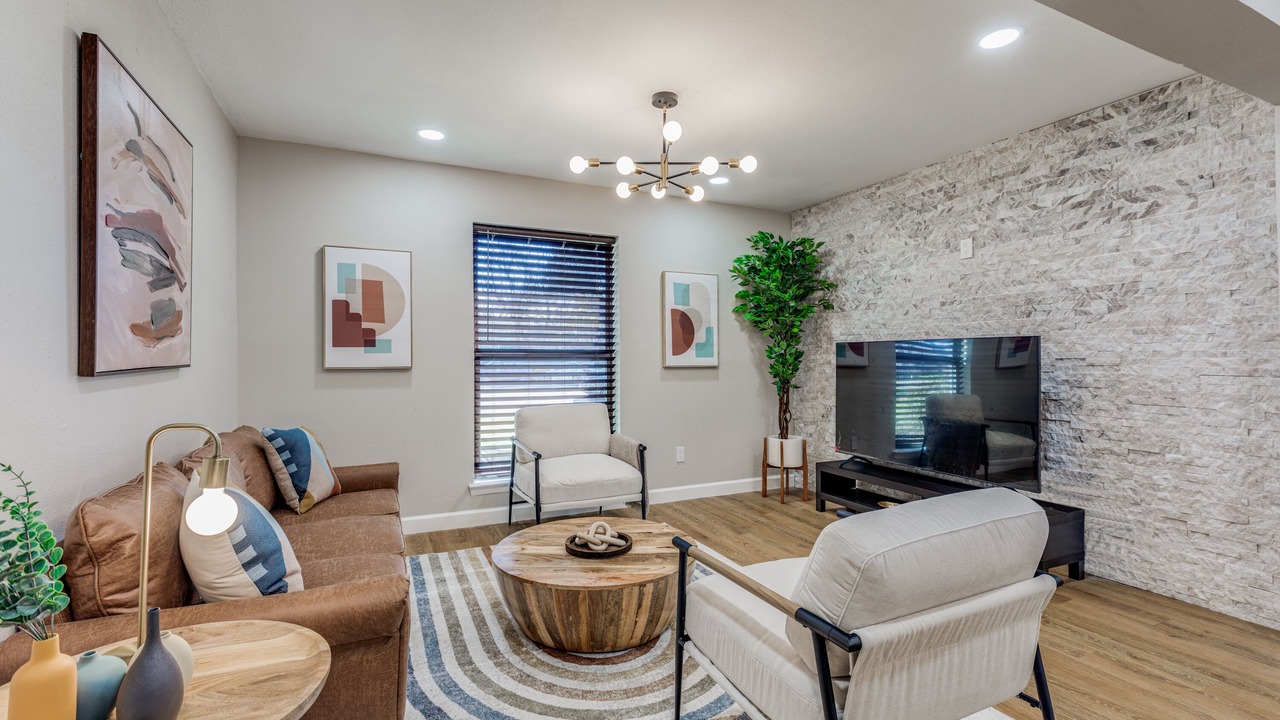 Photo of Livingroom in Farmers Branch