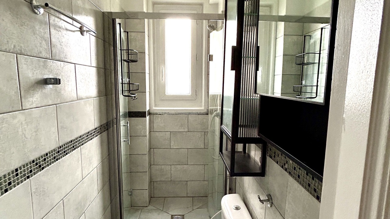 Photo of Bathroom in Saint-Fargeau