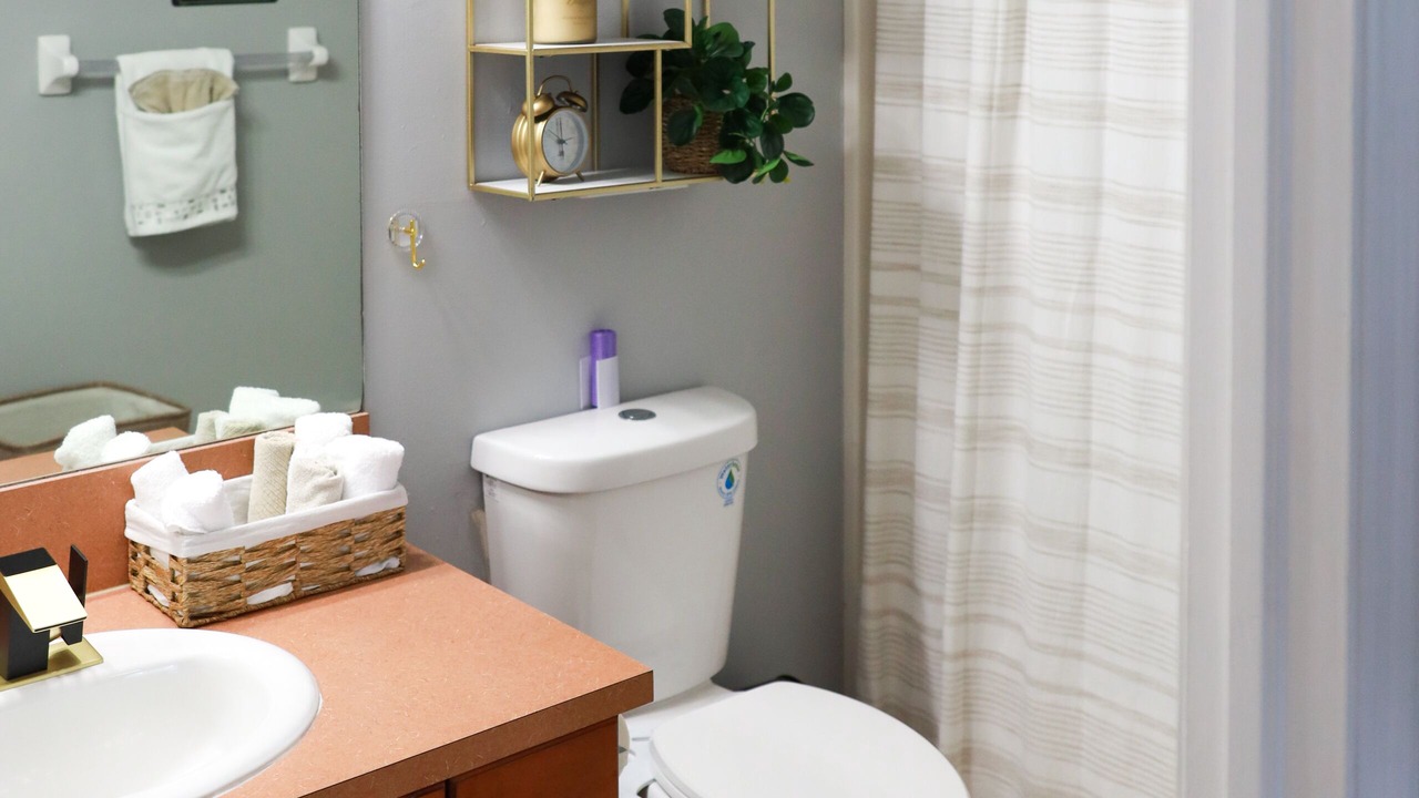 Photo of Bathroom in Eisenhower