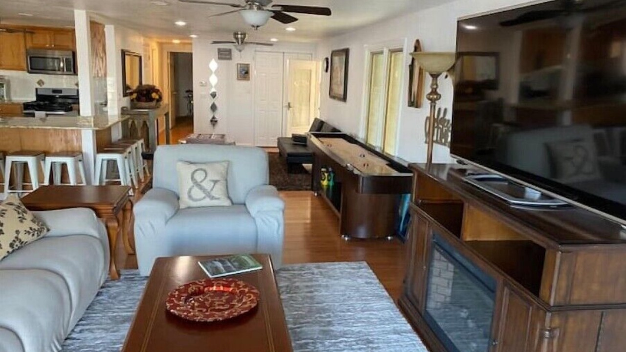 Photo of Livingroom in Beaver Shores