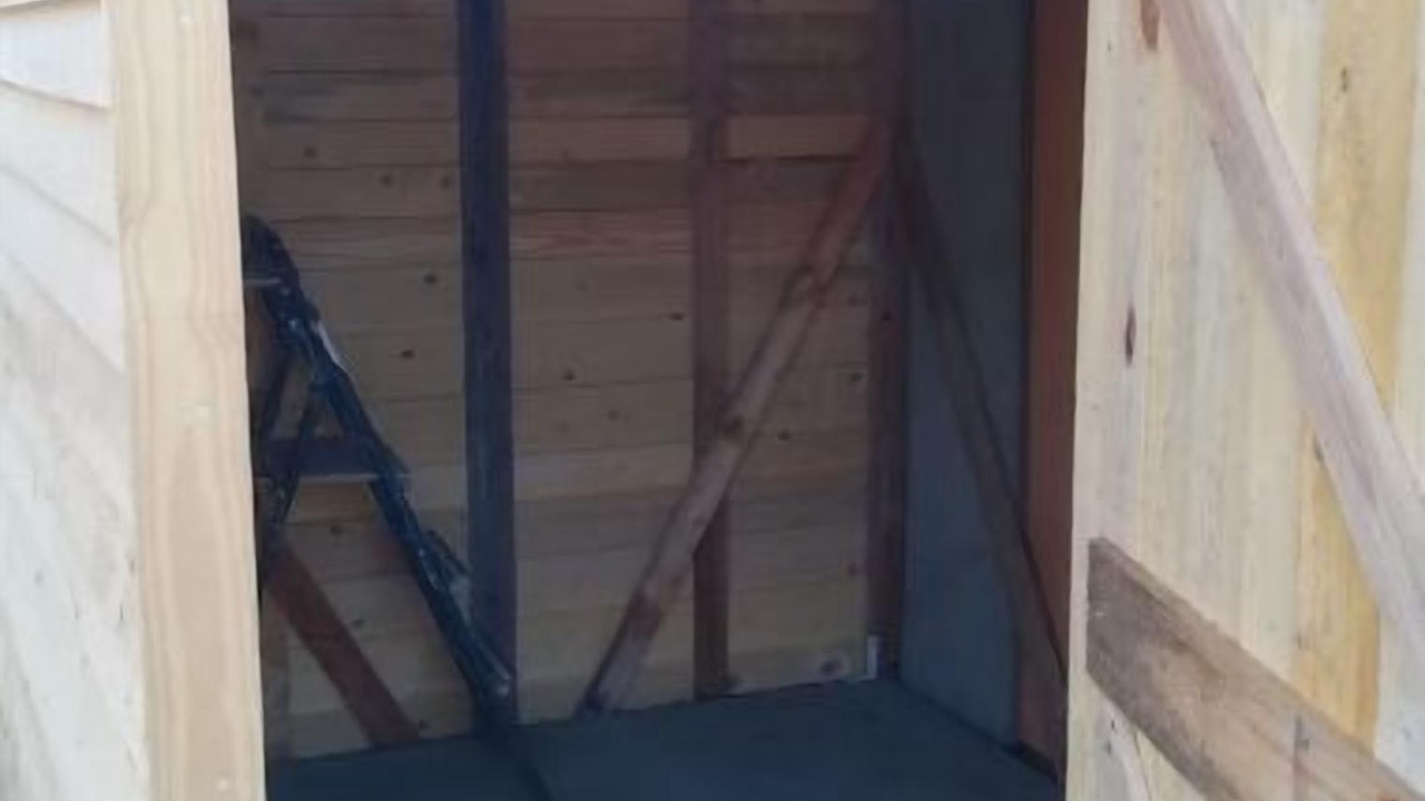 Photo of Outdoor in Saleon