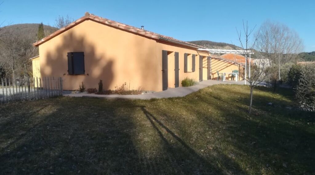 Photo of Outdoor in Saleon