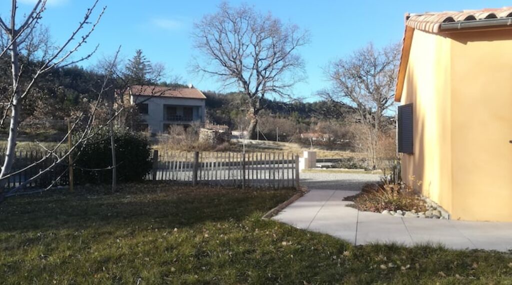 Photo of Outdoor in Saleon