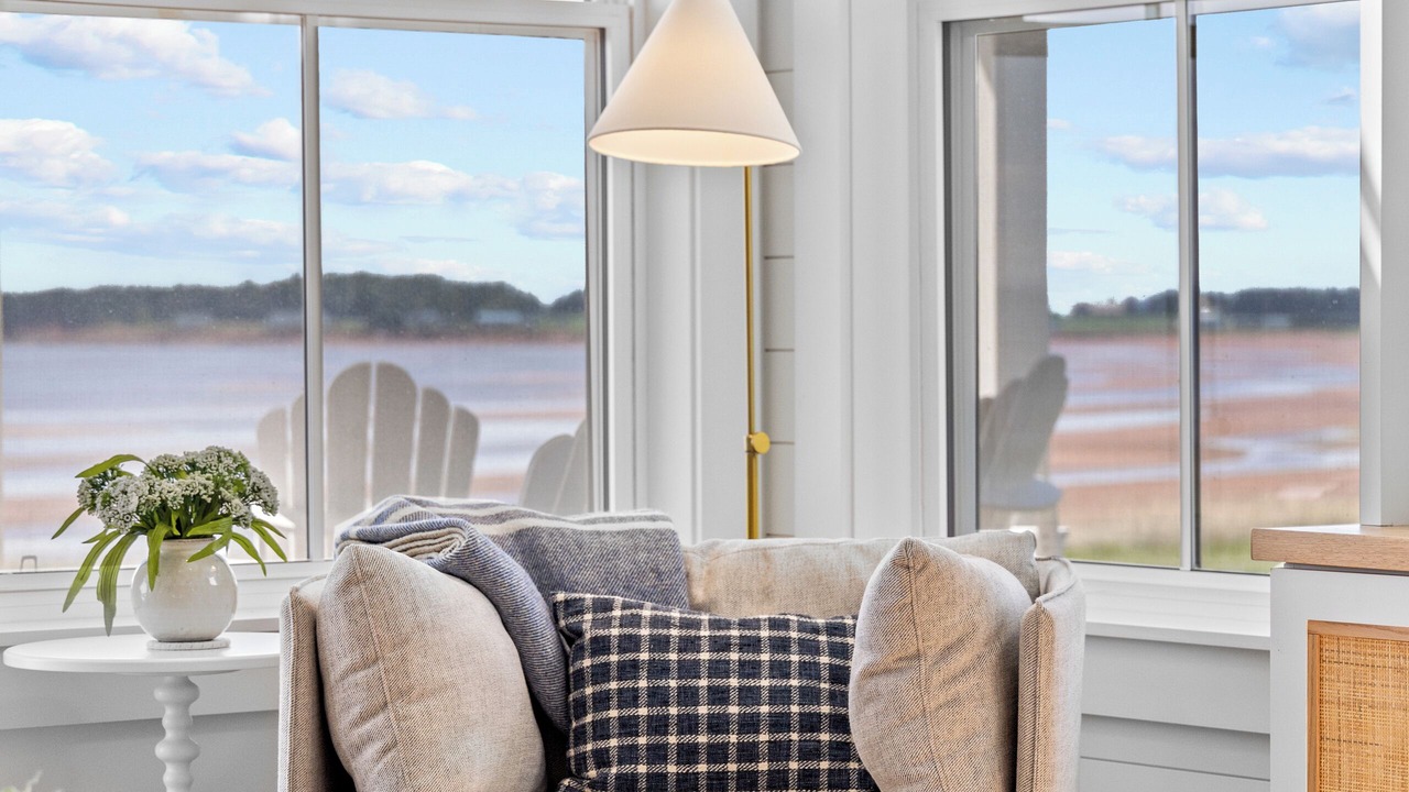 Photo of Livingroom in Charlotte's Shore