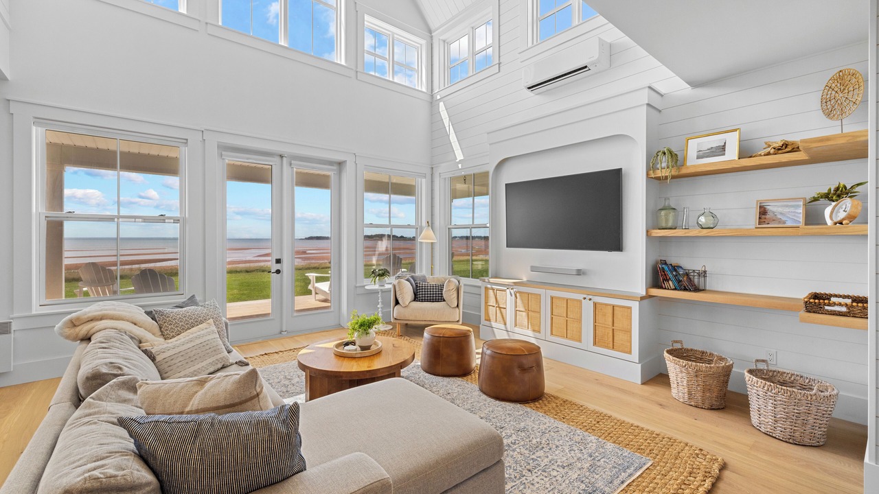 Photo of Livingroom in Charlotte's Shore