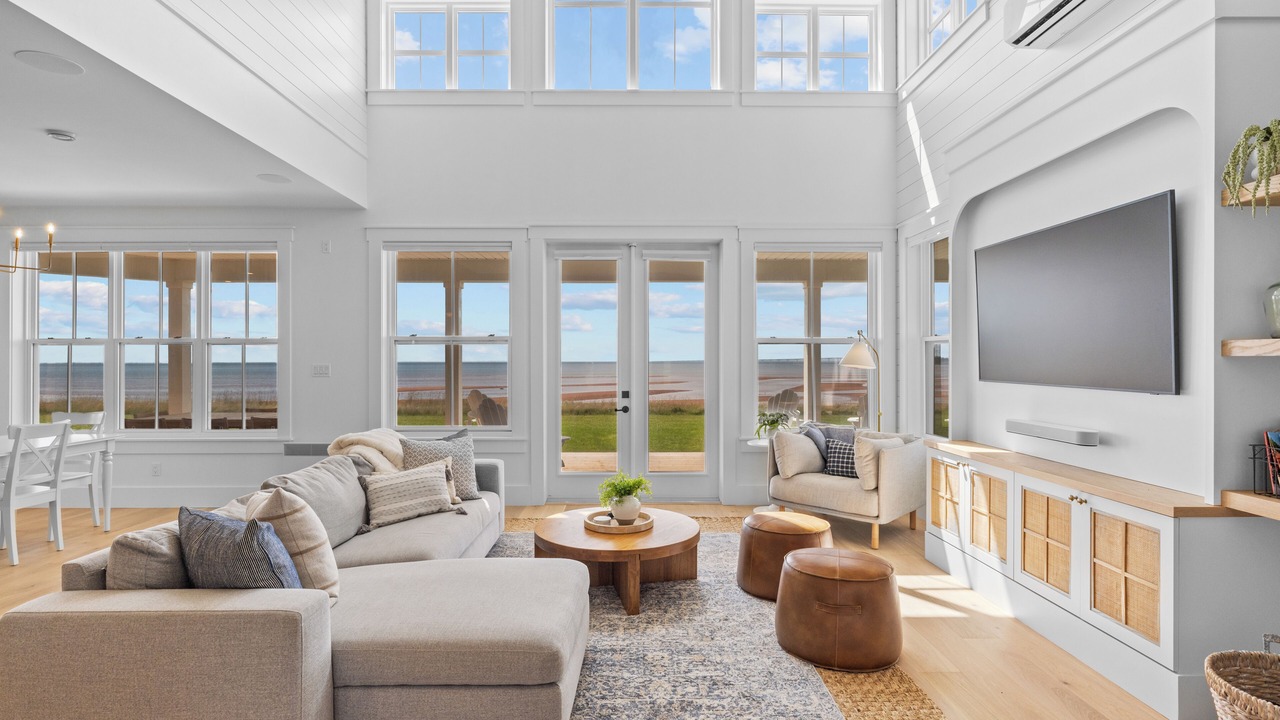 Photo of Livingroom in Charlotte's Shore