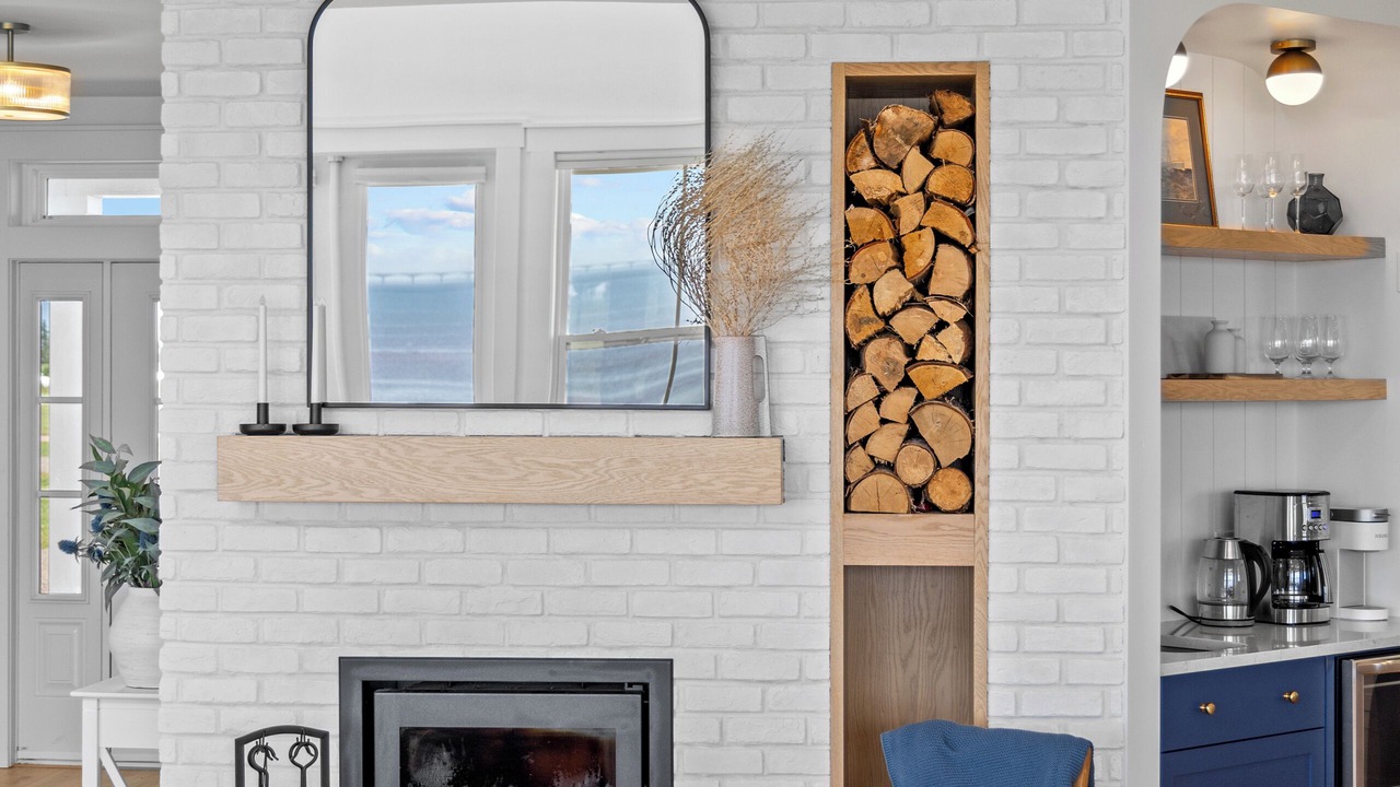 Photo of Livingroom in Charlotte's Shore