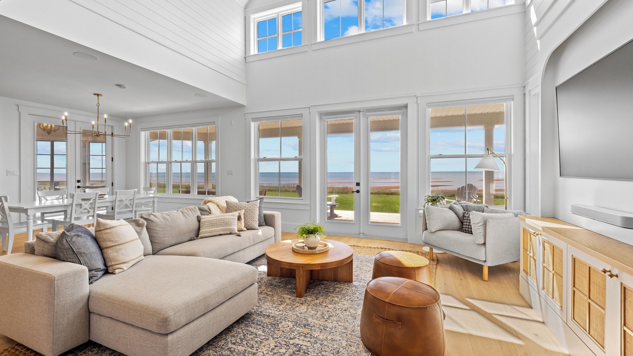 Photo of Livingroom in Charlotte's Shore