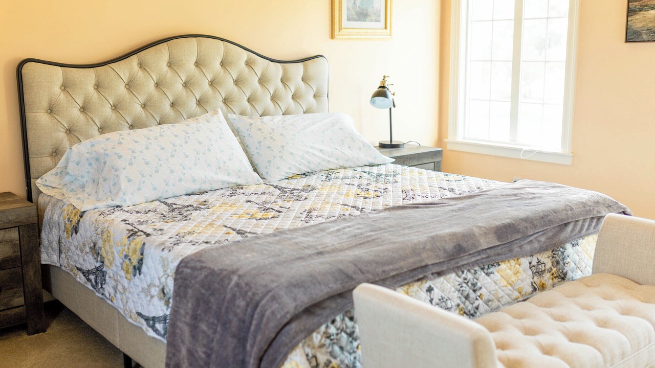 Photo of Bedroom in Ashland