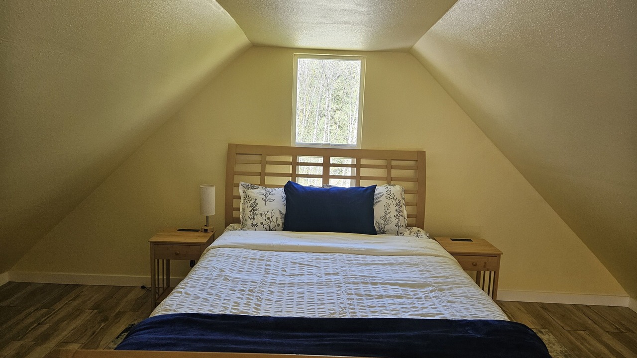 Photo of Bedroom in Marblemount