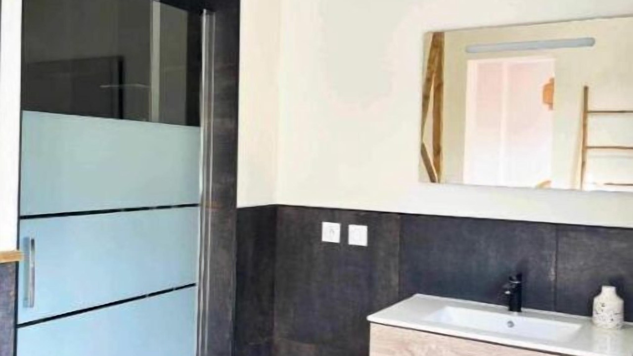 Photo of Bathroom in Behen