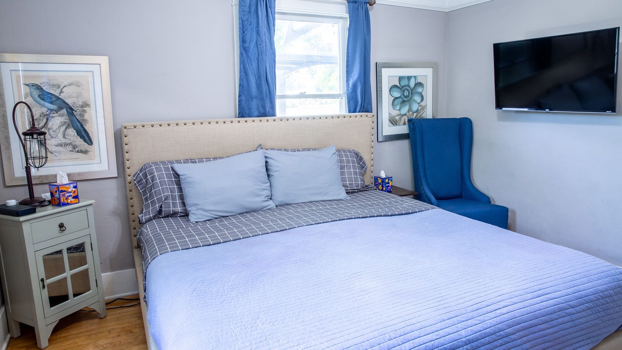 Photo of Bedroom in Anaheim Colony Historic District