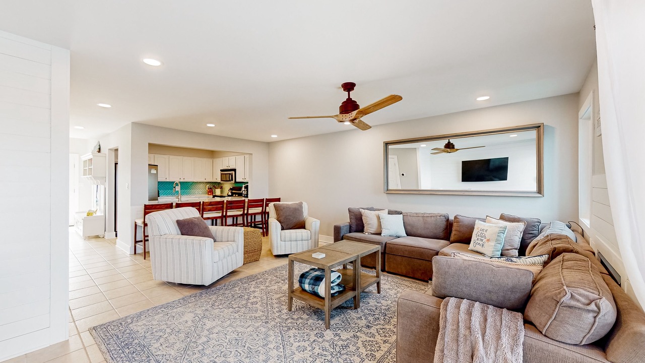 Photo of Livingroom in Heron Harbour Isle