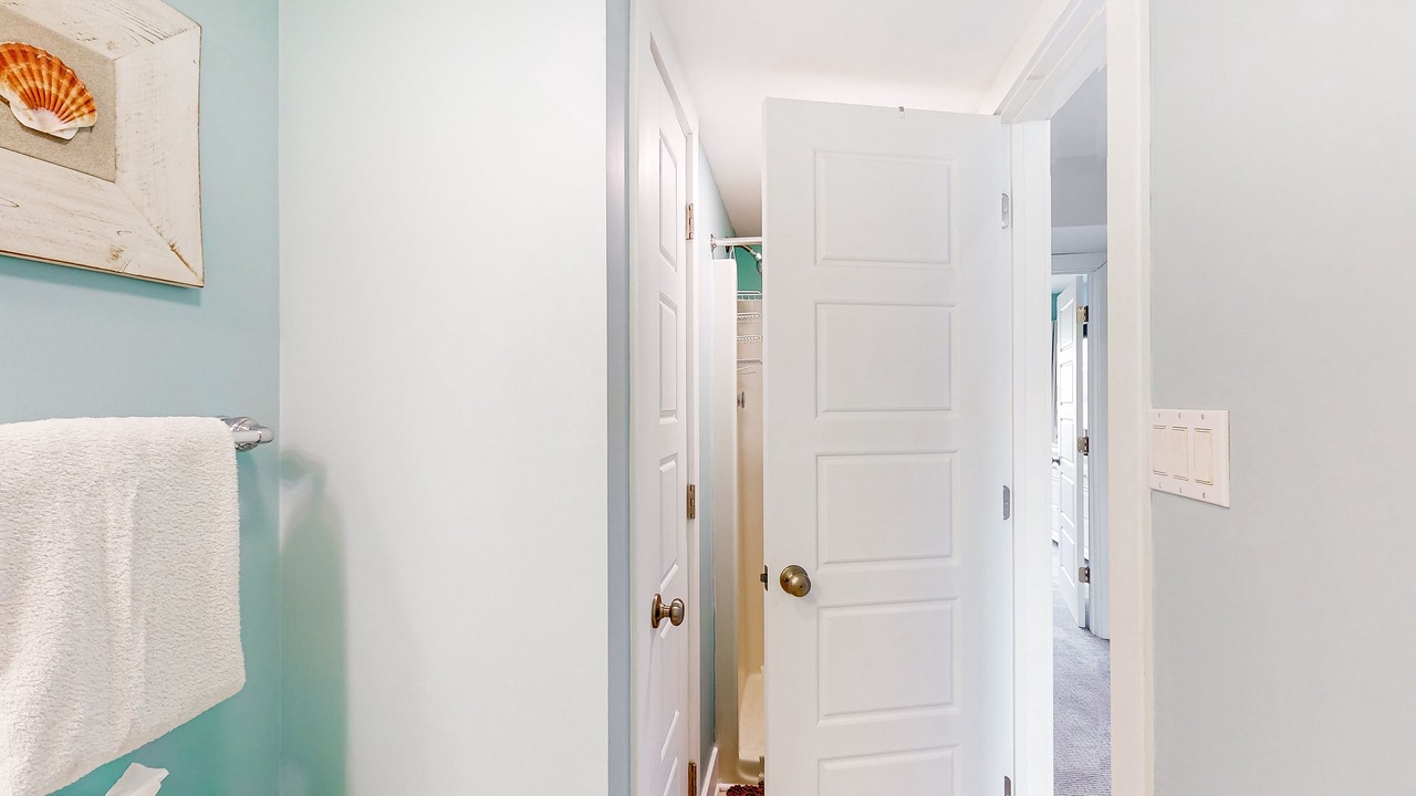 Photo of Bathroom in Heron Harbour Isle