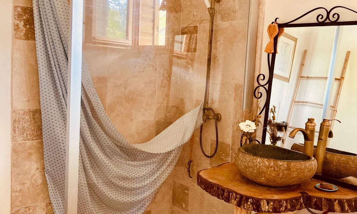 Photo of Bathroom in Saint-Julien-en-Born