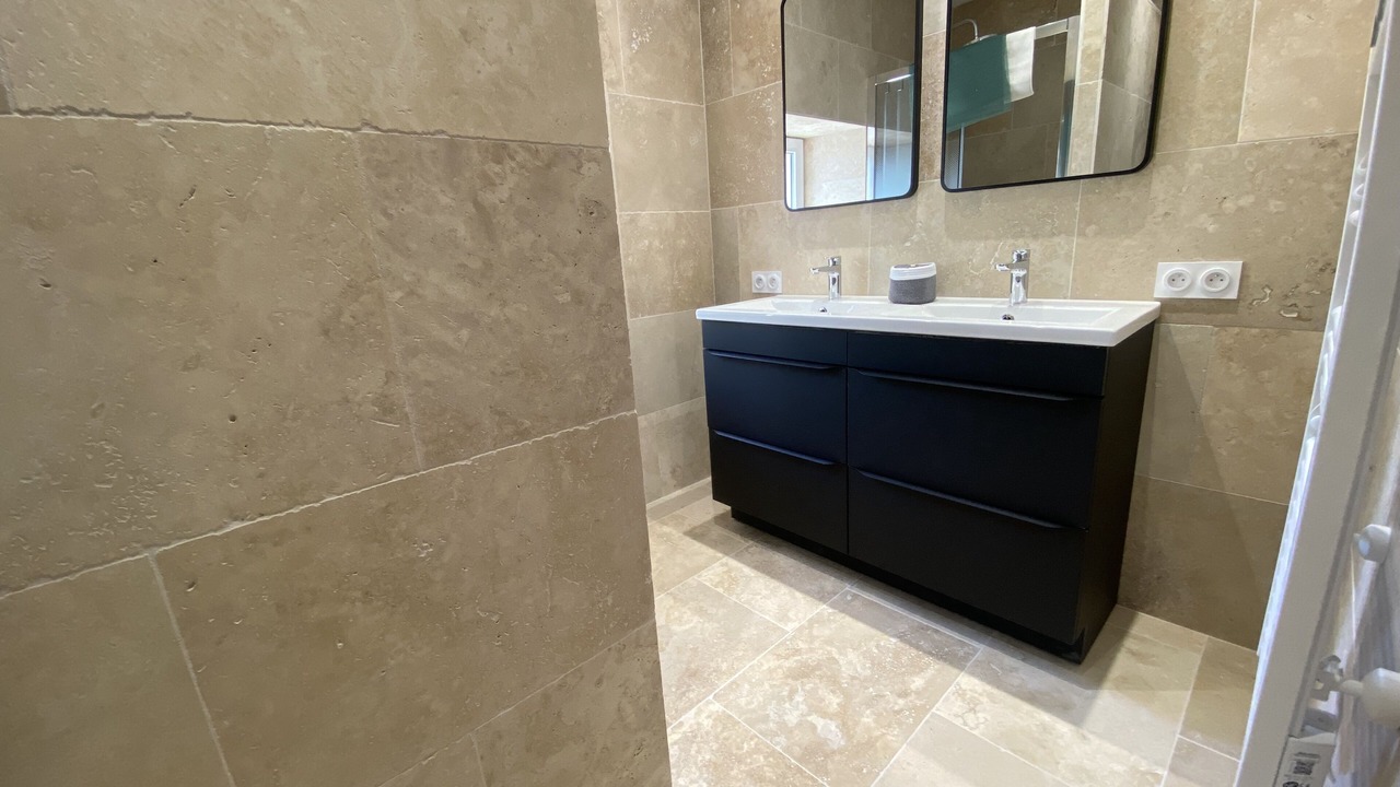 Photo of Bathroom in Caderousse