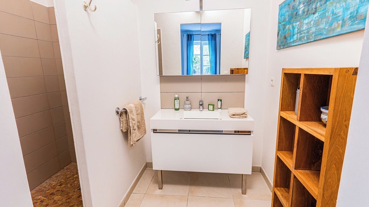 Photo of Bathroom in Issirac