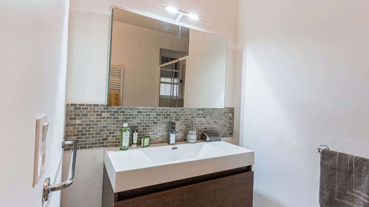 Photo of Bathroom in Issirac