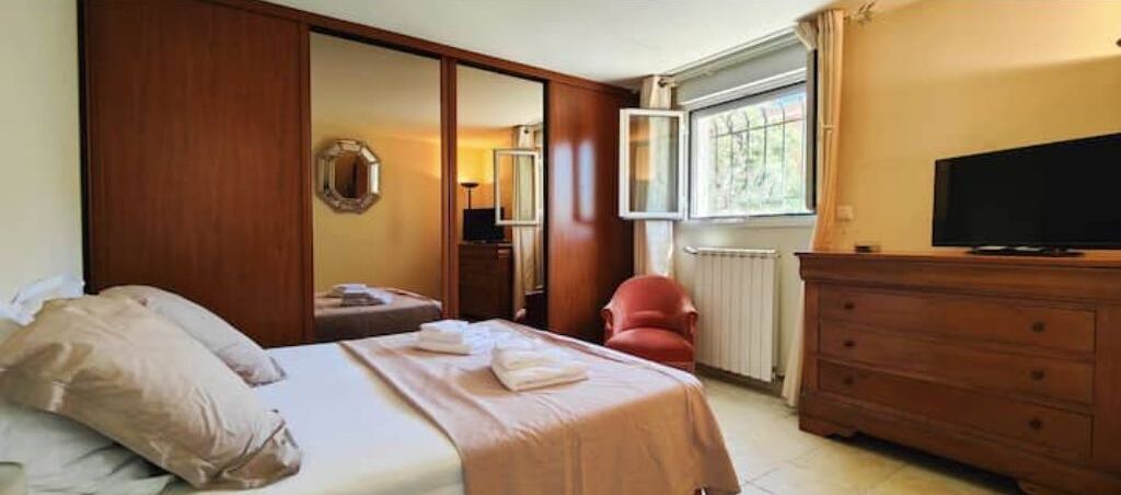 Photo of Bedroom in Frejus Plage