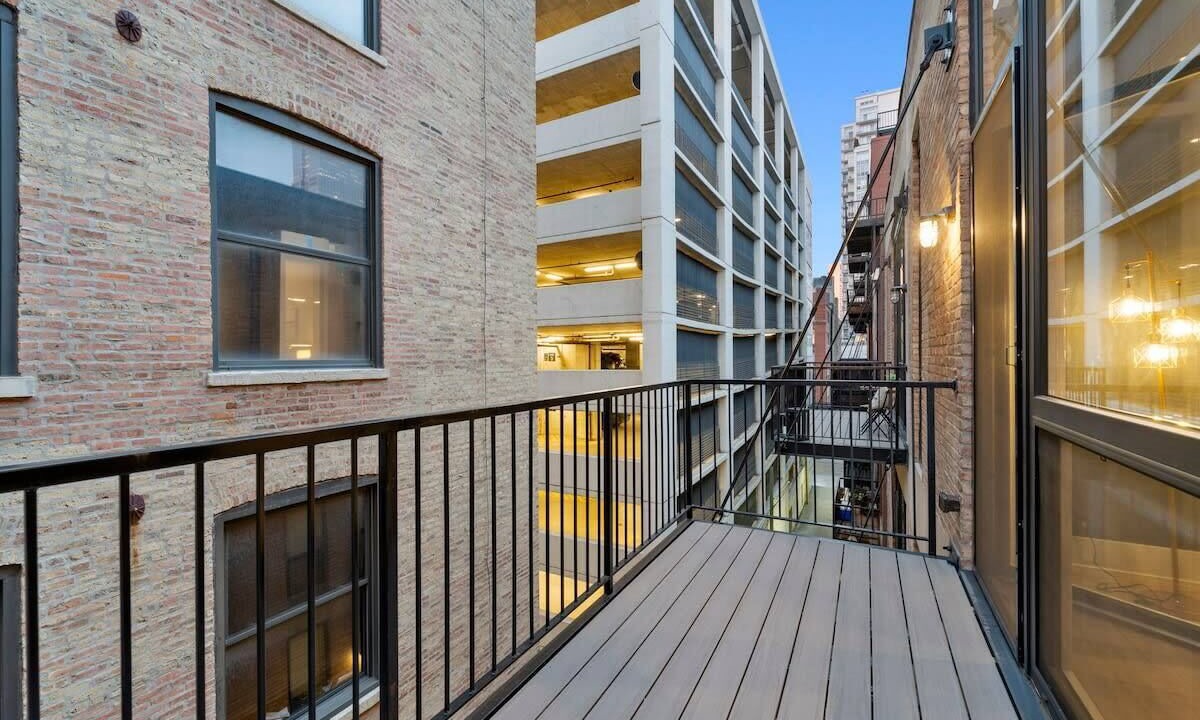Photo of Patio Balcony in Downtown Chicago