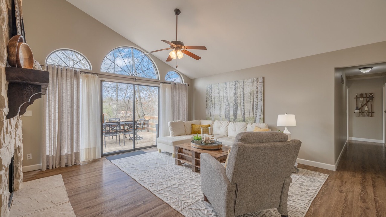 Photo of Livingroom in Innsbrook
