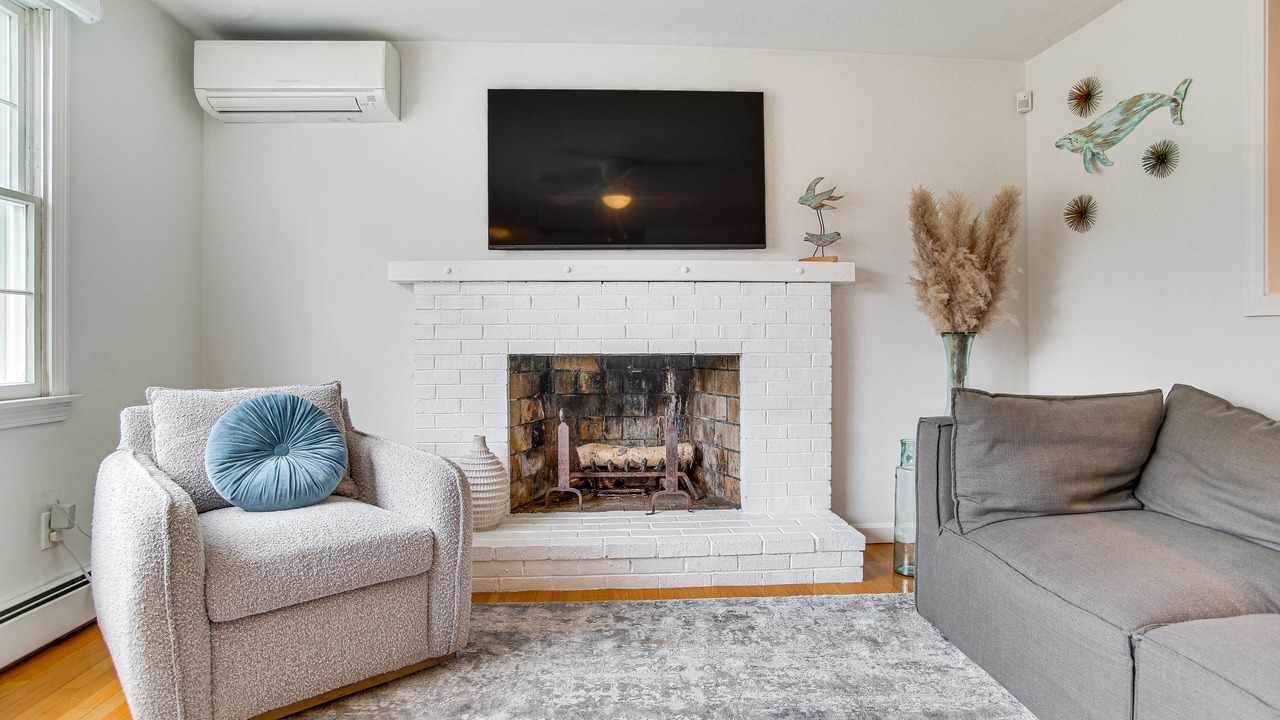 Photo of Livingroom in North Falmouth