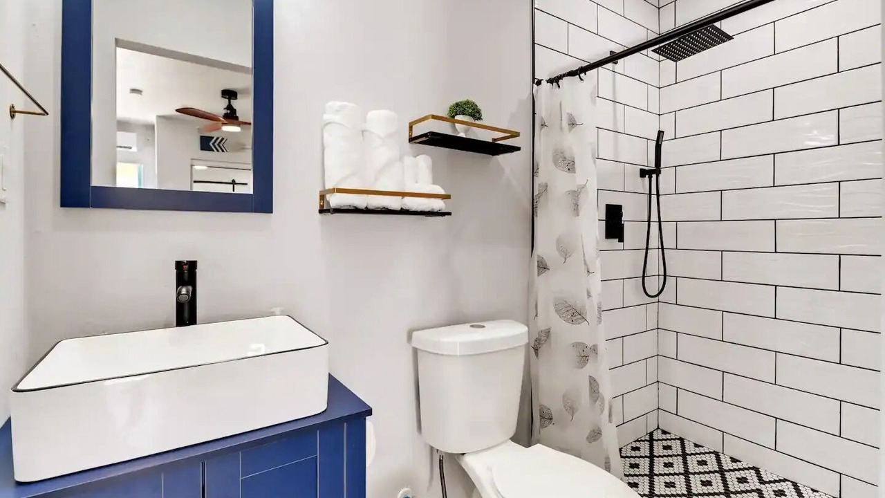 Photo of Bathroom in Golden Gate