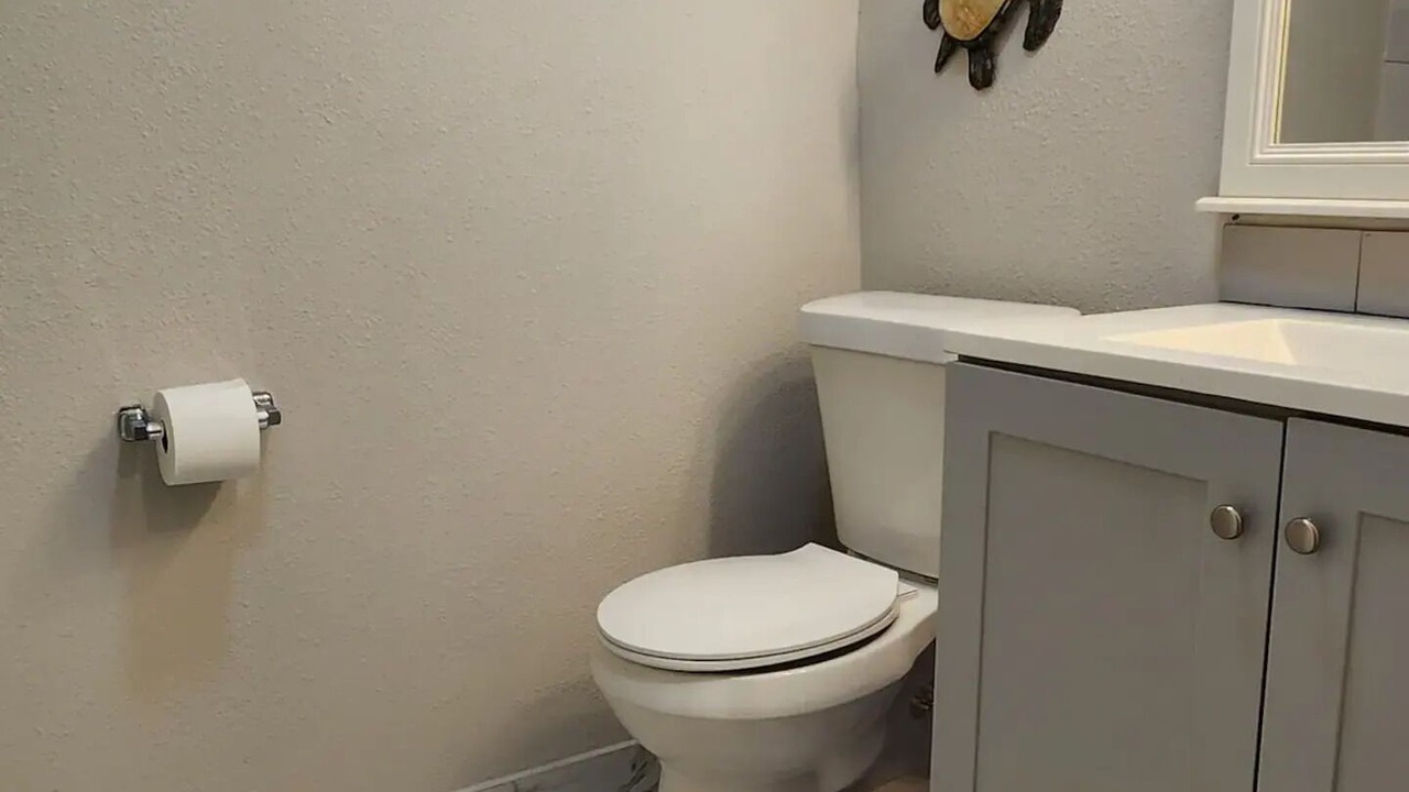 Photo of Bathroom in Orange