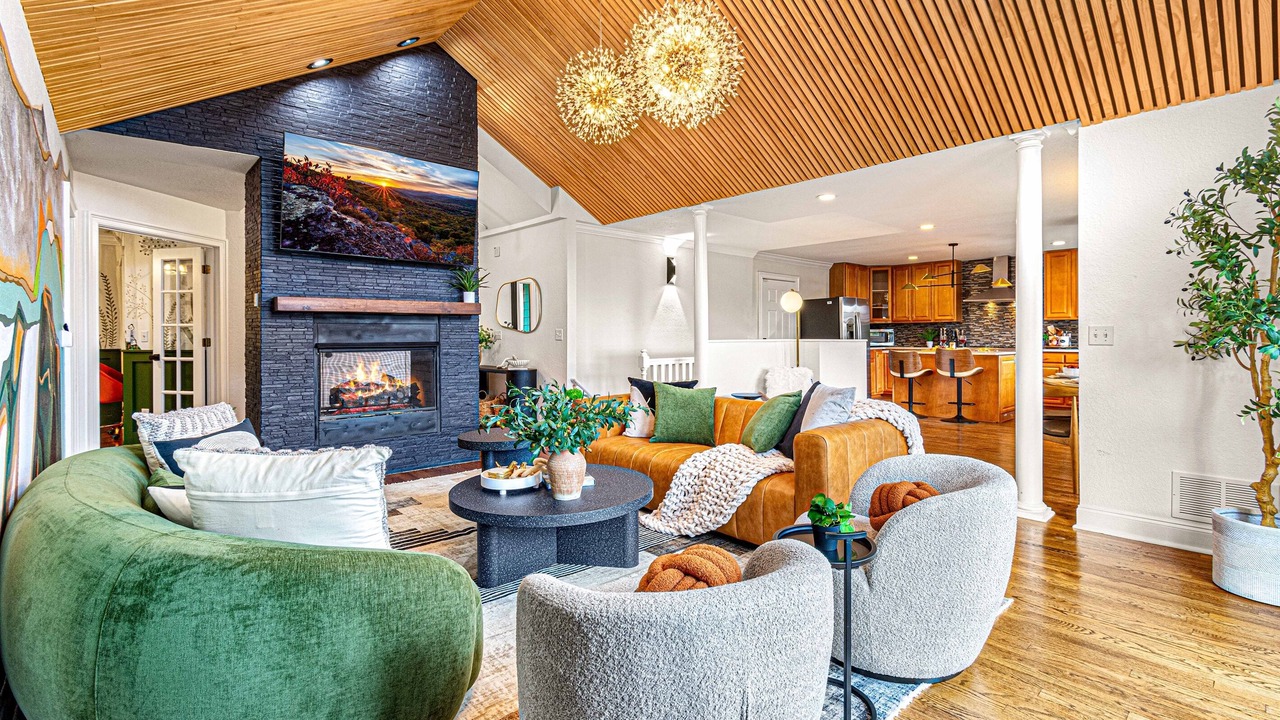 Photo of Livingroom in Candler