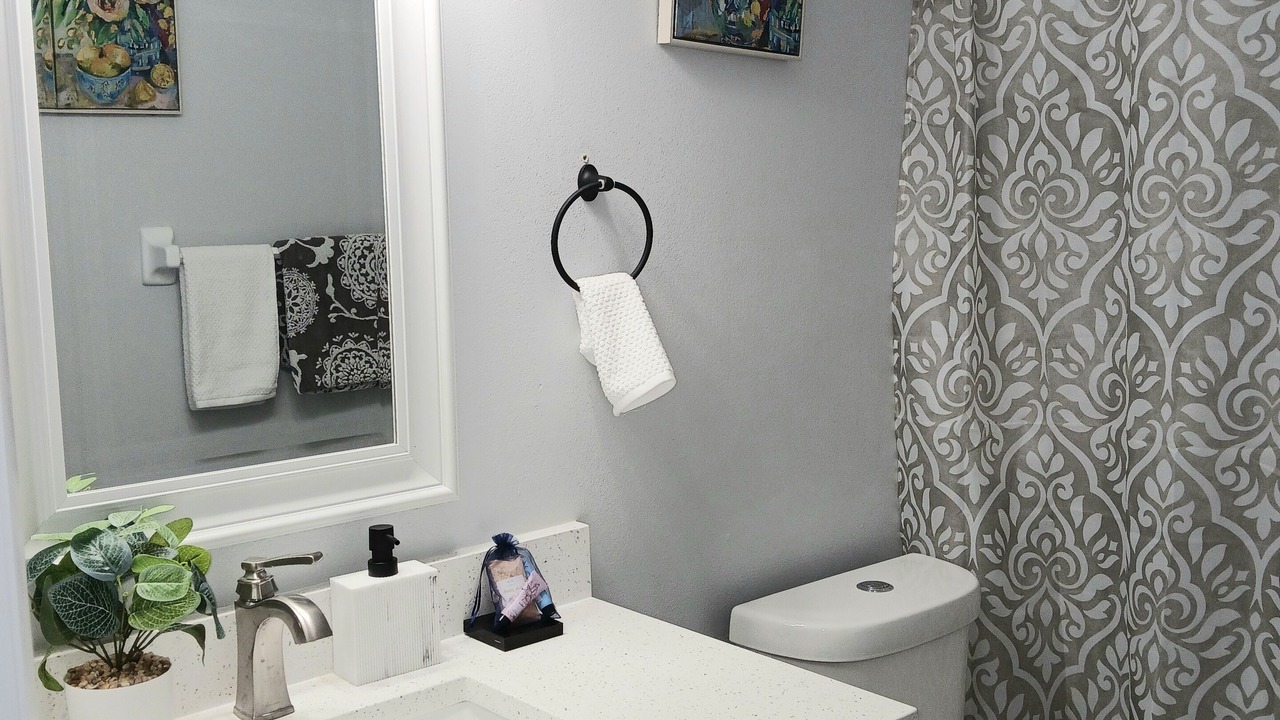 Photo of Bathroom in Mill Run