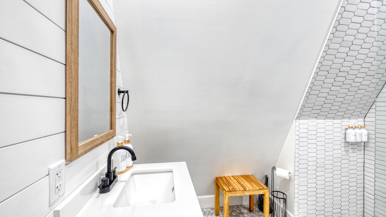 Photo of Bathroom in Leakey