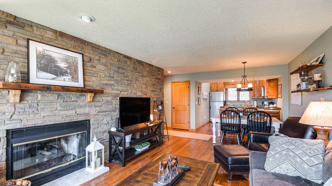 Photo of Livingroom in The Galena Territory