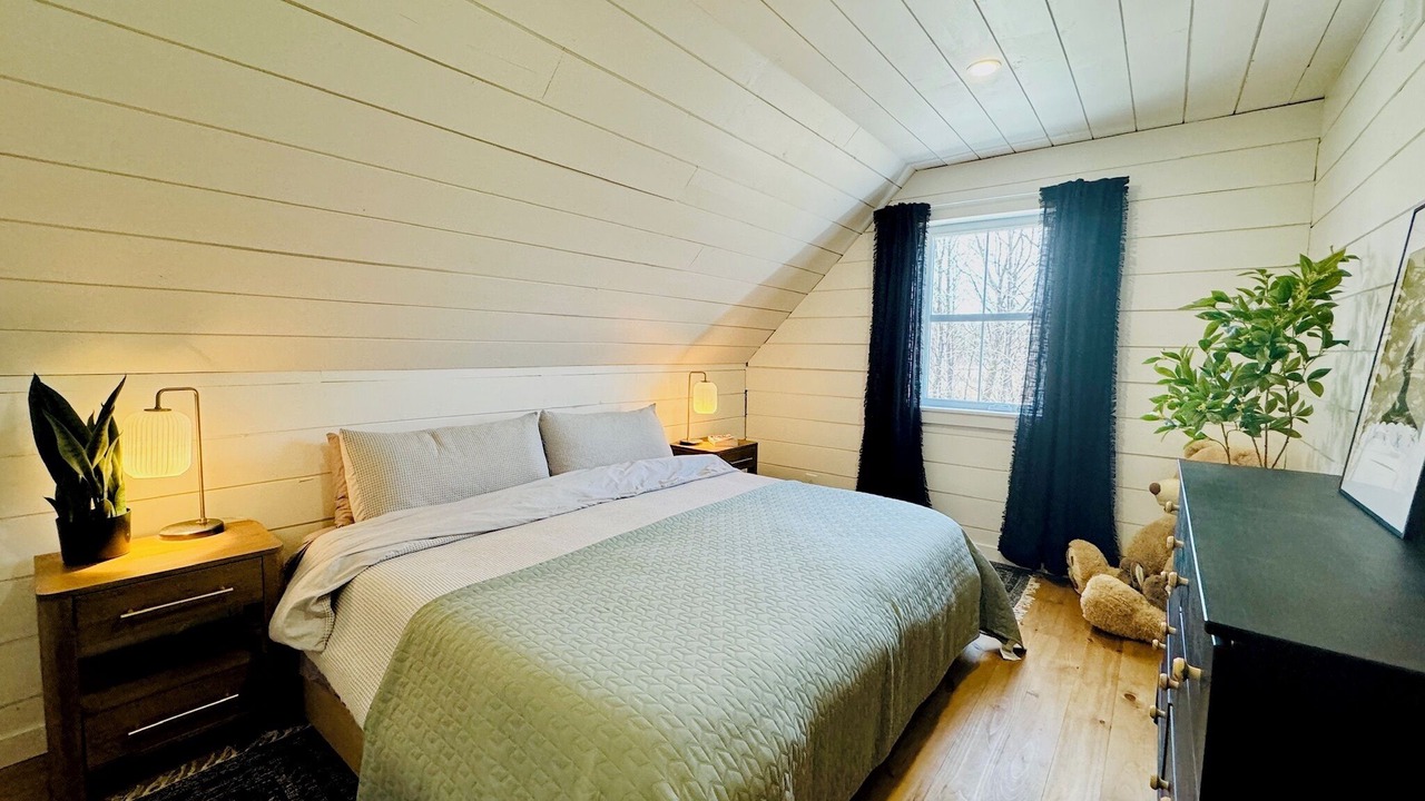 Photo of Bedroom in Stukely-Sud