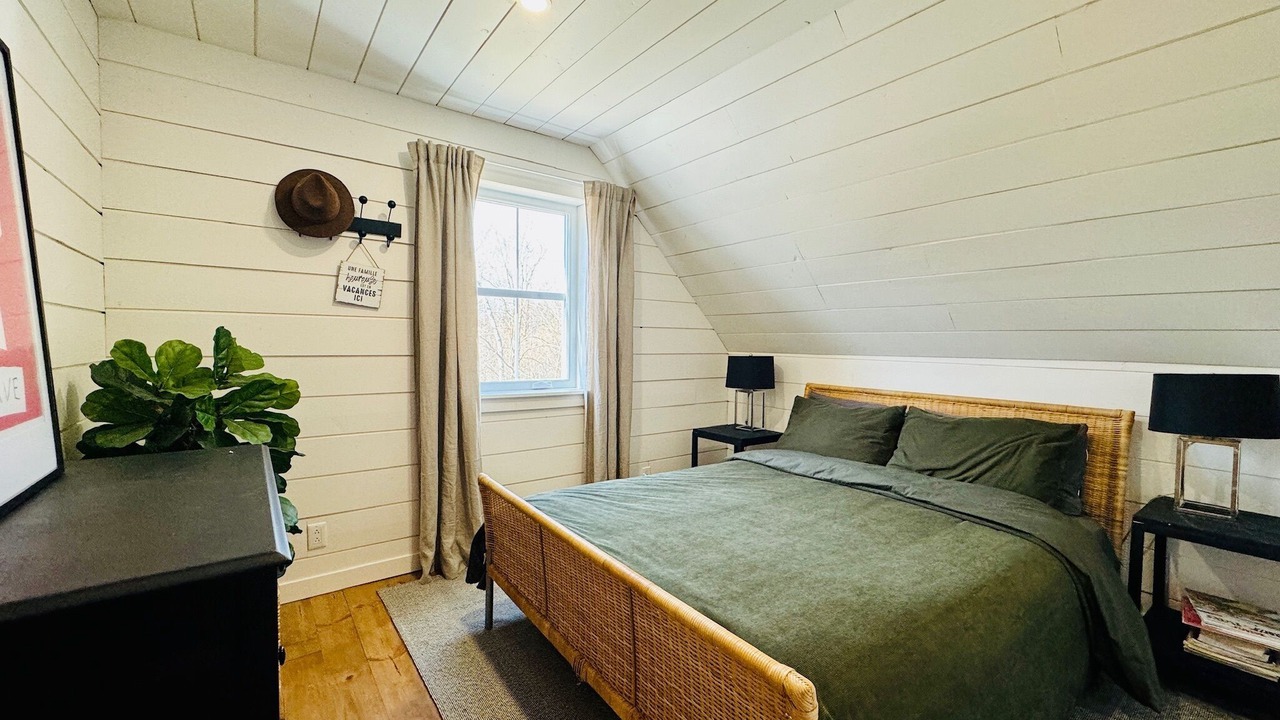 Photo of Bedroom in Stukely-Sud